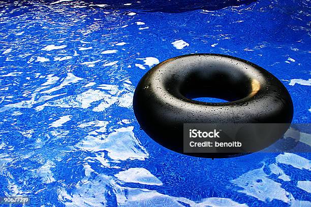 Tubo Interno En La Piscina Foto de stock y más banco de imágenes de Agua - Agua, Aire libre, Azul