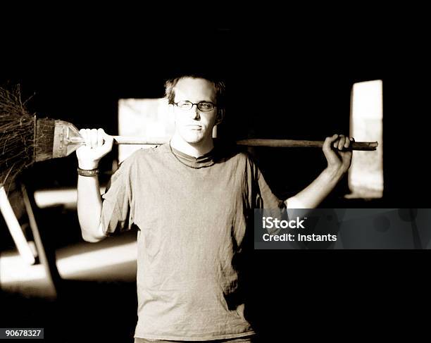 O Janitor - Fotografias de stock e mais imagens de Adulto - Adulto, Atitude, Branco