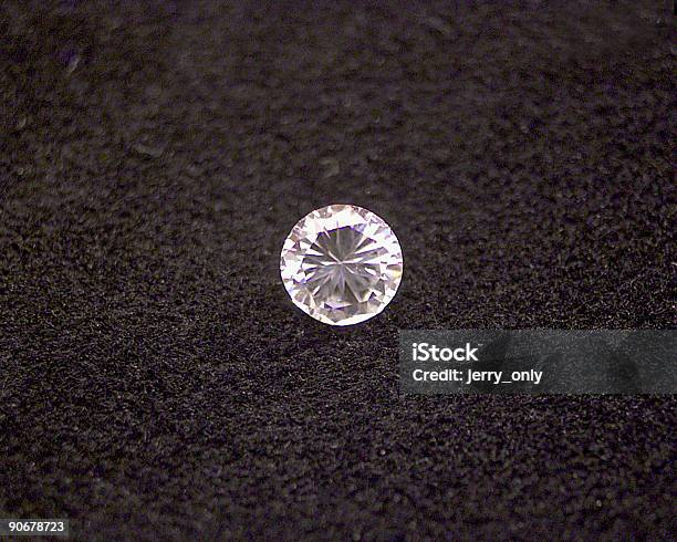Diamond — стоковые фотографии и другие картинки Алмаз - Алмаз, Богатство, Валюта