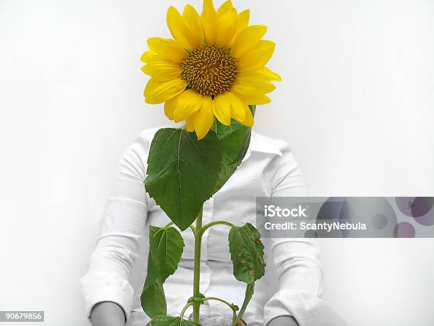 Flowergirl Foto de stock y más banco de imágenes de Adulto - Adulto, Adulto maduro, Agua