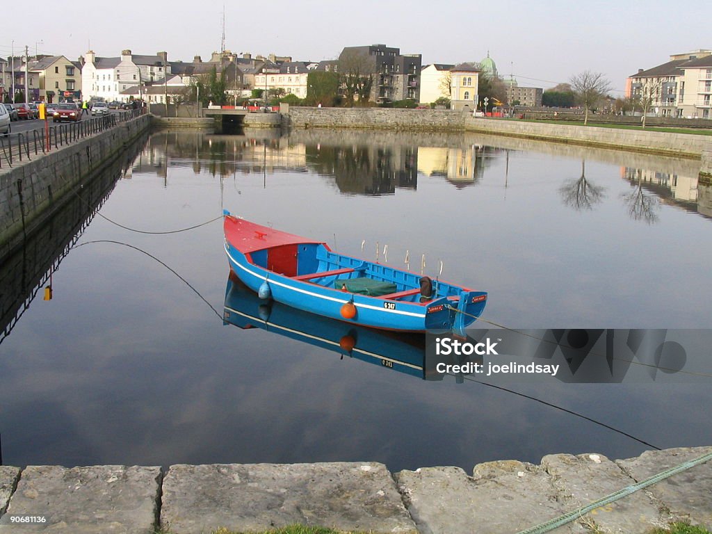 Intriga en Galway a la bahía - Foto de stock de Barco de remos libre de derechos