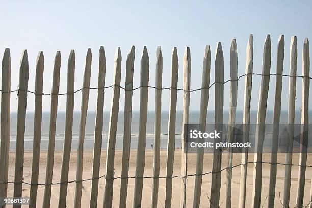 Пляж Забор — стоковые фотографии и другие картинки Без людей - Без людей, Горизонтальный, Дерево - материал