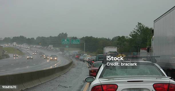 Foto de Tráfego Moning Chuvoso e mais fotos de stock de Acidente - Acidente, Chuva, Estrada principal - Estrada