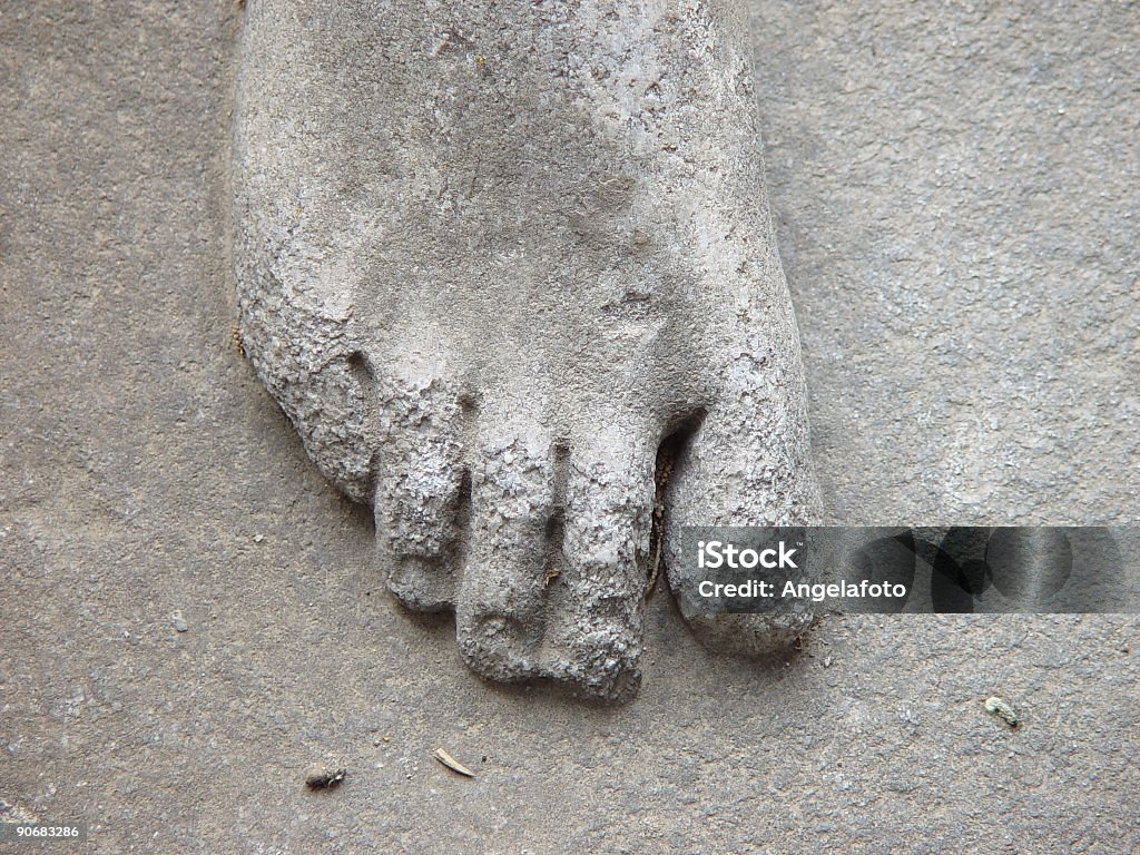 Antigua estatua DE MÁRMOL ROMANO pies - Foto de stock de Antiguo libre de derechos