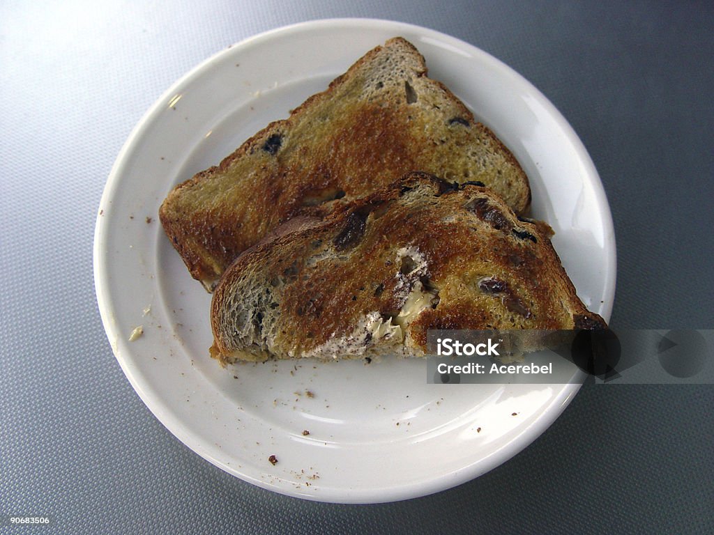 Deliciosos tostada de pan de pasas - Foto de stock de Alimento libre de derechos