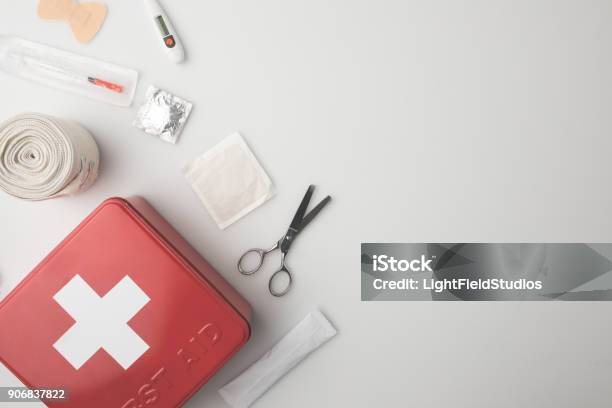 의약품 의학 가슴 구급 상자에 대한 스톡 사진 및 기타 이미지 - 구급 상자, 의료용품, 메디컬 캐비닛