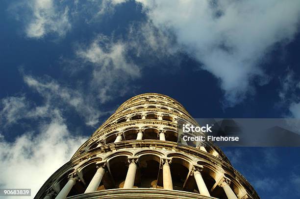Krzywa Wieża W Pizie - zdjęcia stockowe i więcej obrazów Architektura - Architektura, Bez ludzi, Chmura