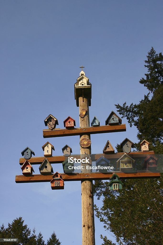 Birdhouses em um poste - Foto de stock de Arquitetura royalty-free