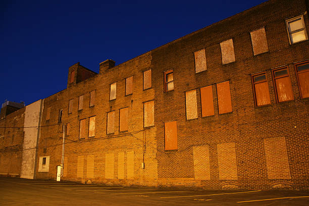 Retro Wall At Dusk - Youngstown, Ohio  youngstown stock pictures, royalty-free photos & images