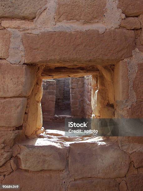 Starożytny Okna - zdjęcia stockowe i więcej obrazów Architektura - Architektura, Bez ludzi, Cegła