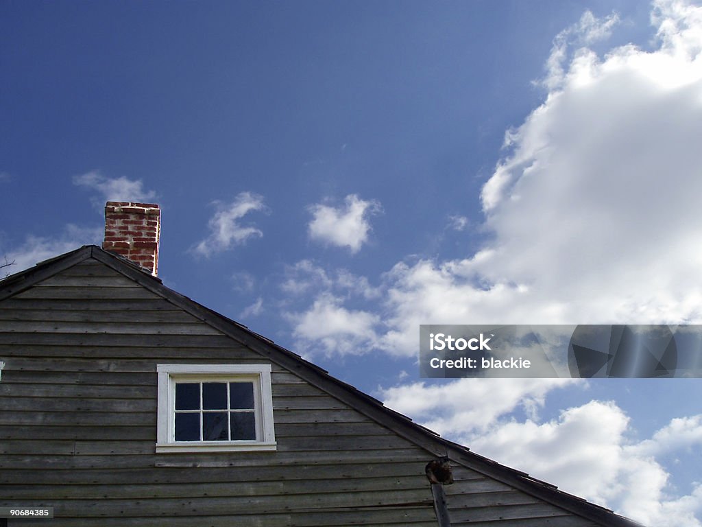 Architettura-House & Sky-immobiliare - Foto stock royalty-free di Antico - Vecchio stile