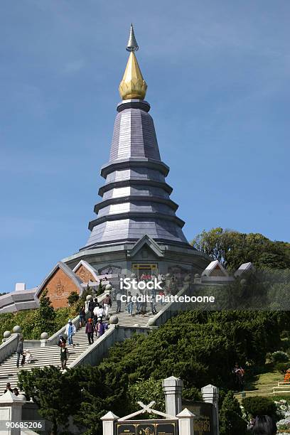 Tempio Di Doi Inthanon - Fotografie stock e altre immagini di Asia - Asia, Buddha, Composizione verticale