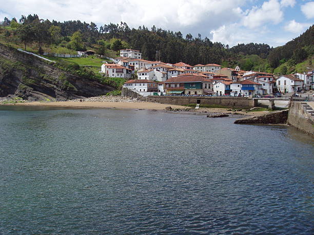 2 tazones - asturiana fotografías e imágenes de stock