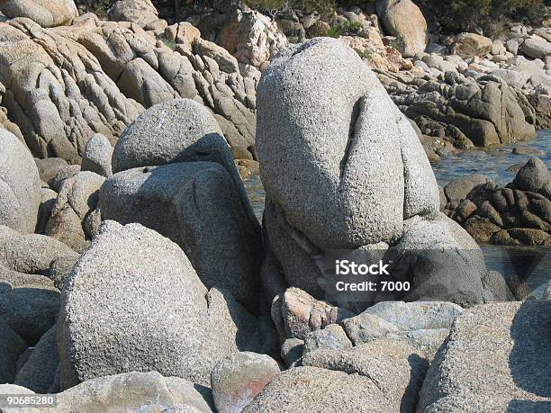 Foto de Abnormality Rochas Na Praia e mais fotos de stock de Assustador - Assustador, Curiosidade, Córsega