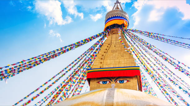 stûpa de bouddhanath dans la vallée de katmandou, népal - bodnath stupa photos et images de collection