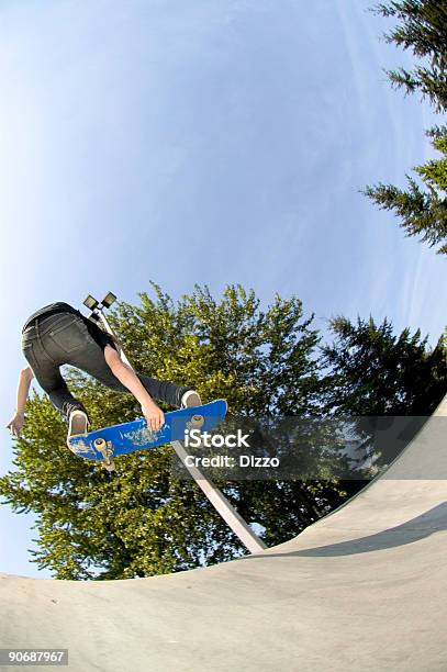 Action Sportsyouth 스케이트보드 2 거친에 대한 스톡 사진 및 기타 이미지 - 거친, 건강한 생활방식, 균형