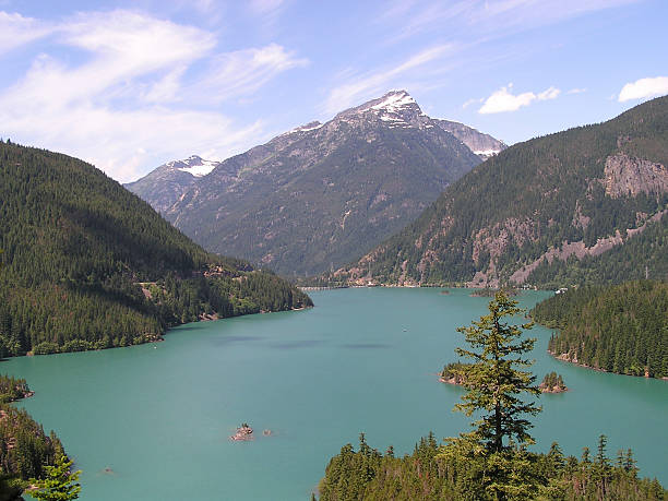 istock Turquoise lake and glaciers 90689479