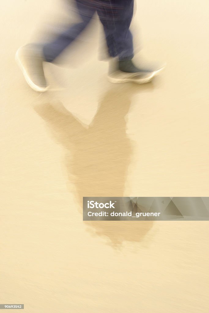 Niño corriendo en la playa - Foto de stock de Agua libre de derechos