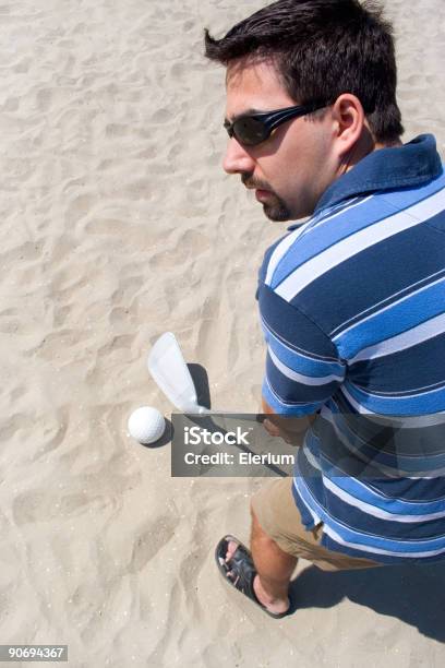 Areia Sem Saída 2 - Fotografias de stock e mais imagens de 30-39 Anos - 30-39 Anos, Abaixo, Areia