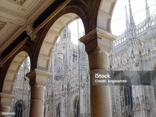 Cúpula De Milão E Coloumns - Fotografias de stock e mais imagens de Arranjar - Arranjar, Arte, Arte e Artesanato - Arte visual