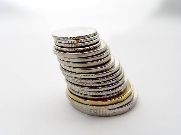 abstrato pilha crescente de moedas - heap stacking stack number 5 - fotografias e filmes do acervo