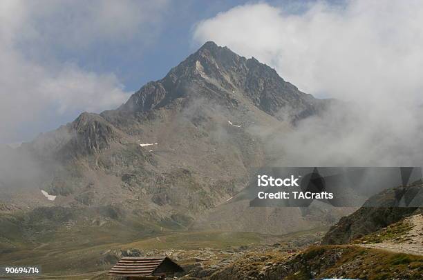 Monte Givia - Fotografie stock e altre immagini di Alpi - Alpi, Ambientazione esterna, Aura