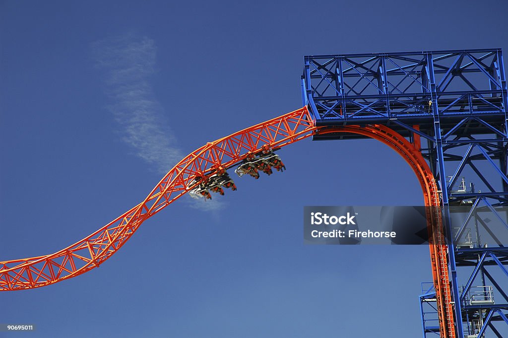 Roller Coaster diversão - Foto de stock de Montanha-Russa royalty-free