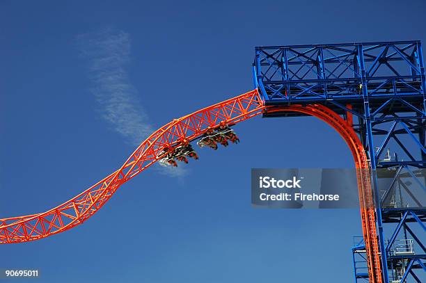 Foto de Roller Coaster Diversão e mais fotos de stock de Montanha-Russa - Montanha-Russa, Estrada de ferro, Perigo