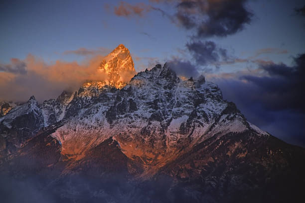 istock landscape mountain sunrise winter 90697105
