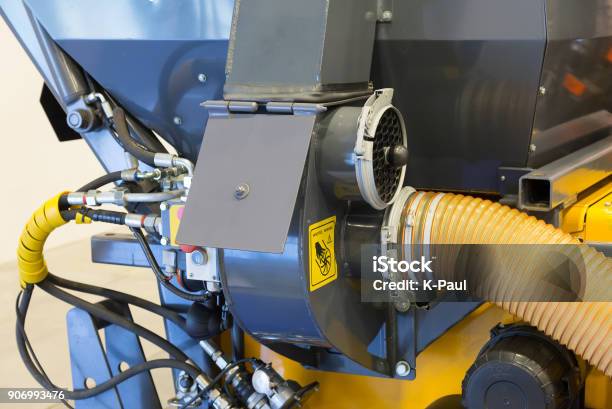 Detalles De Un Barrendero De La Máquina Limpieza Del Coche Foto de stock y más banco de imágenes de Polvo