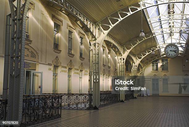Bahnhof Halle 1 Stockfoto und mehr Bilder von Eingangshalle - Gebäudeteil - Eingangshalle - Gebäudeteil, Eisenbahn, Station