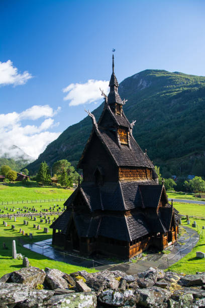 stavkirke di borgund, sogn og fjordane, norvegia - stavkyrkje foto e immagini stock