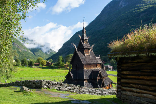 stavkirke di borgund, sogn og fjordane, norvegia - stavkyrkje foto e immagini stock