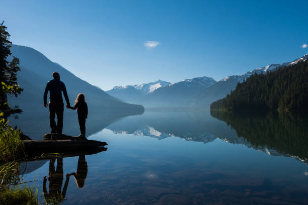 istock Family bonding in nature 907161938