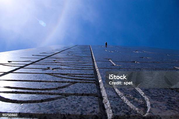 Obelisco Foto de stock y más banco de imágenes de Abandonado - Abandonado, Abstracto, Alto - Descripción física