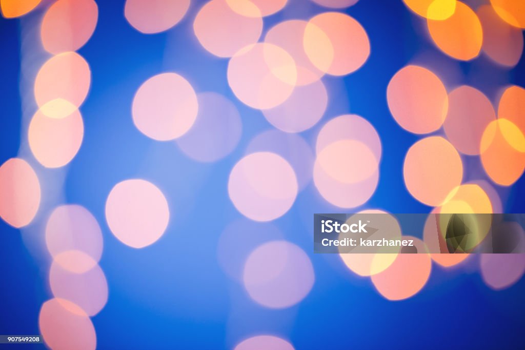 Abstracción De Colores Luces De Navidad Sobre Un Fondo Coloreado Fondos De  Pantalla De Colores De Fondo Foto de stock y más banco de imágenes de  Abstracto - iStock