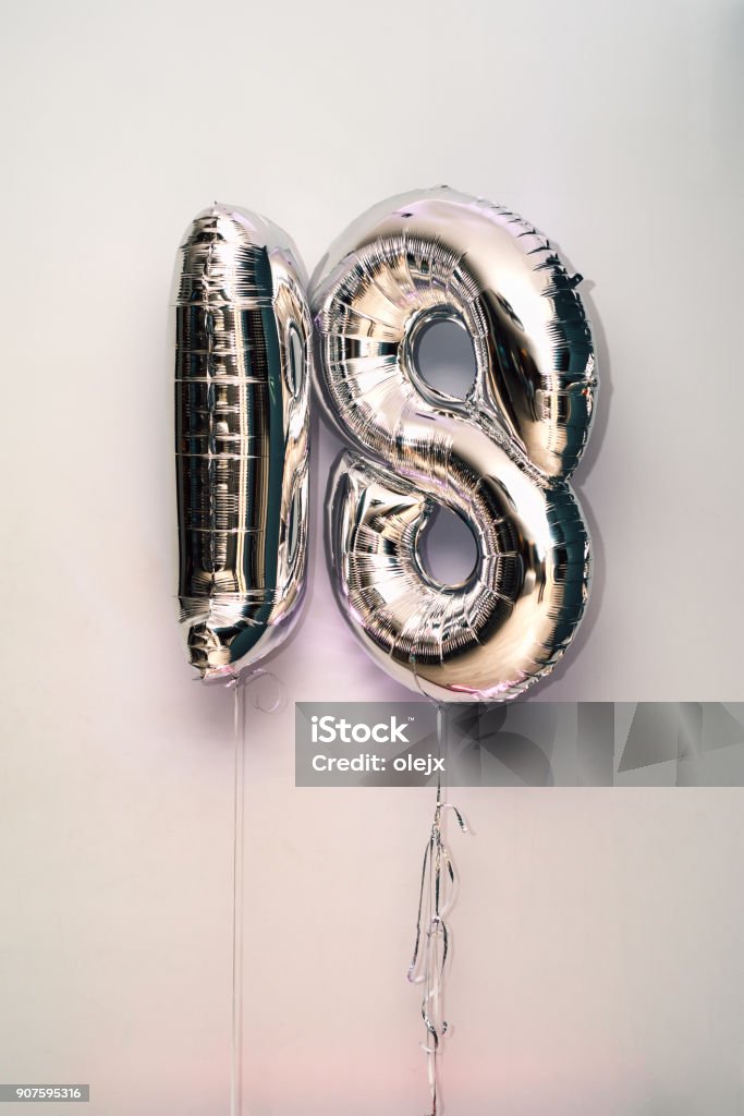 dekorative Nummer 18 für Geburtstage - Lizenzfrei Luftballon Stock-Foto