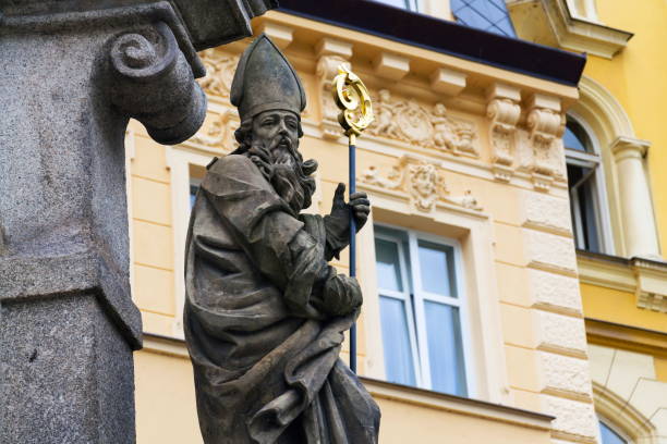 istock Holy Trinity column, Market square, Spa Karlovy Vary, Czech Republic 907613628
