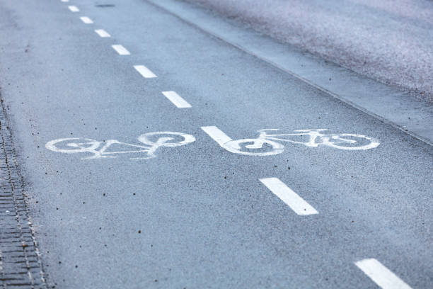 istock Bike lane 907634166