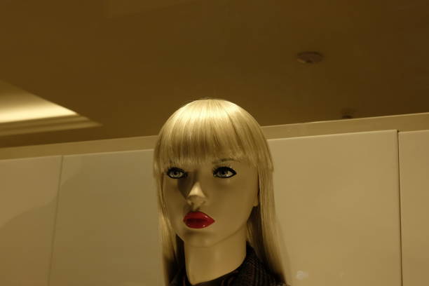 istock faces of female mannequins 907649660