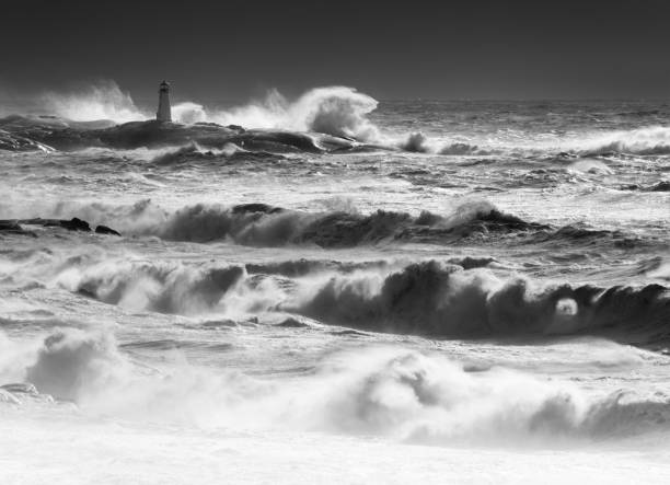 冬の嵐・ グレイソン - lighthouse scenics winter peggys cove ストックフォトと画像