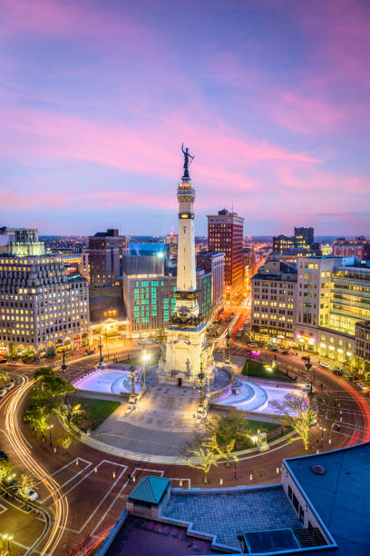 インディ アナポリス、インディアナ、米国 - indianapolis skyline cityscape indiana ストックフォトと画像