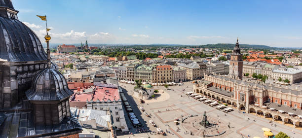 istock Cracow, Poland panorama. Old town market square and Cloth Hall 907831744