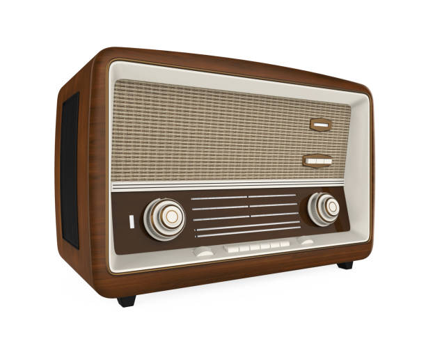 istock Vintage Radio Isolated 907834132
