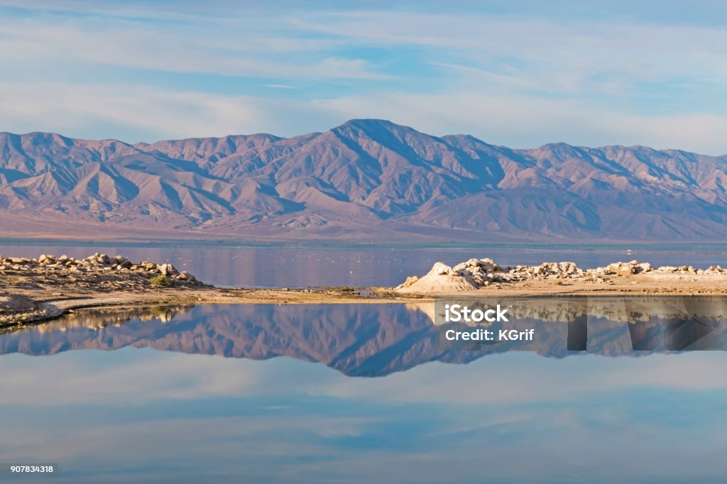 Desierto de las montañas de la Marina del mar de Salton - Foto de stock de Mar Salton libre de derechos