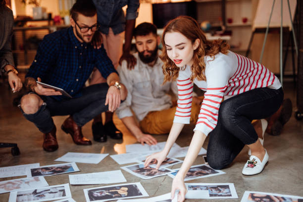 design team planning for a new project - estúdio de design imagens e fotografias de stock