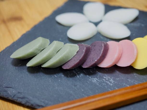 istock Korean food, Five colors Bar rice cake 907910108