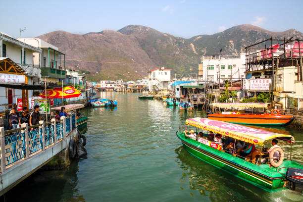 tai o fishing village on lantau island, hong kong - tanka imagens e fotografias de stock