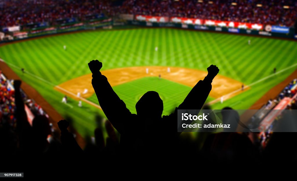 Braços levantando fã de beisebol em emoção - Foto de stock de Beisebol royalty-free