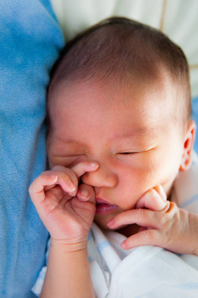 istock Newborn baby 907932524